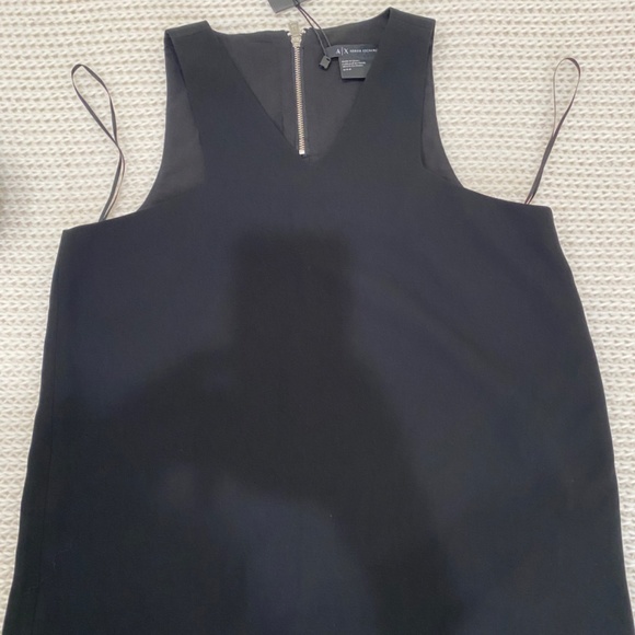 Top - Picture 2 of 4